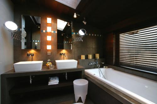 Deluxe Double Room with Fireplace - Albert 1er image 4