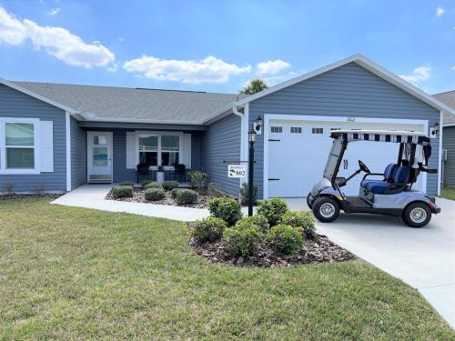 Located in The Villages WOW !!! Check out this LOCATION Walkable to Sawgrass Town Ctr, & Start Playing Golf for FREE GOLF CARD INCLUDED in Wildwood, USA