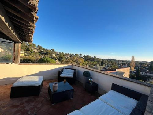 House with jaccuzzi and rooftop - Location saisonnière - Mougins