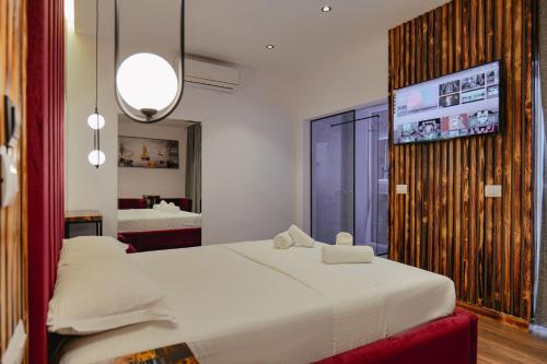 Deluxe Double Room with Pool View image 10