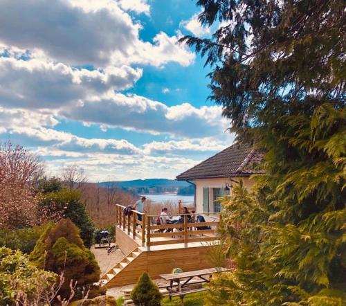 Villas Villa des Suisses avec Jacuzzi & vue sur Lac des Settons