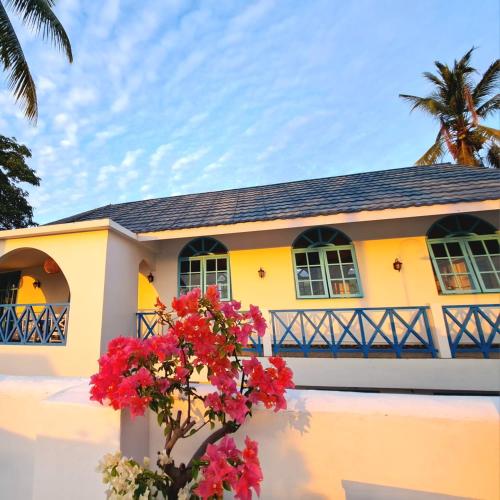 Anjo Maumere Hotel & Restaurant in Maumere