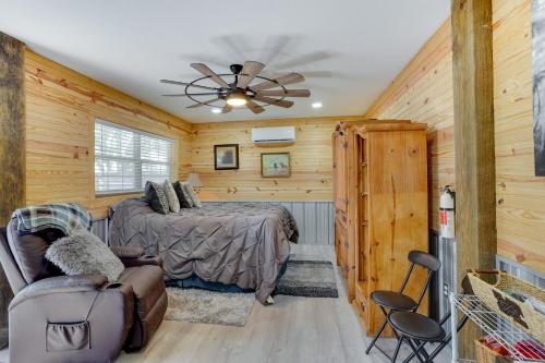 Farm Stay Modern Barndominium in Lakeland! in Lakeland, USA