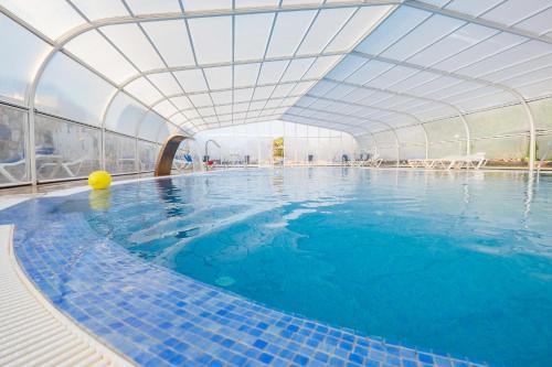 สระว่ายน้ำ, Royal Suite in โกสตา กาลมา