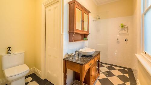 Four-Bedroom Holiday Home image 4