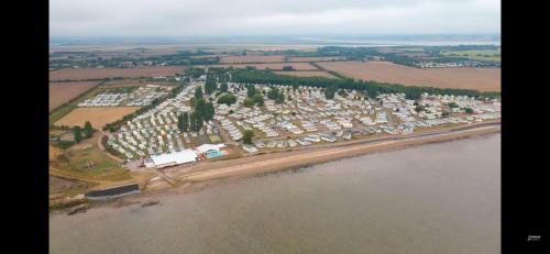 Fantastic Family 3-Bed static Caravan cooper bea