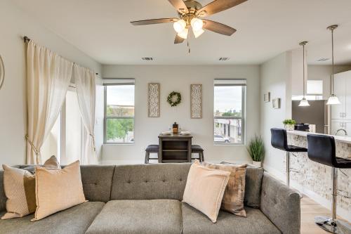 Bright and Modern Fort Worth Apartment By TCU Campus in Fort Worth, USA