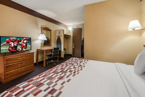 Red Roof Inn and Suites Newark - University