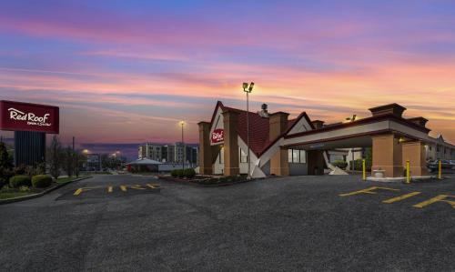 Red Roof Inn and Suites Newark - University