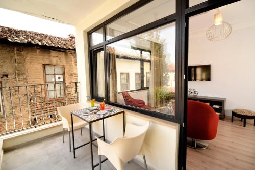 Unique Flat with Balcony near Hadrian's Gate - Location saisonnière - Antalya