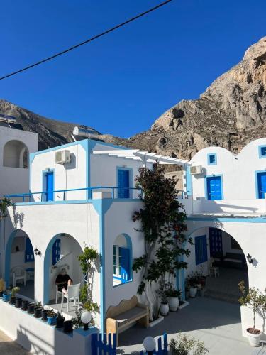 Anna Maria Rooms Santorini in Perissza