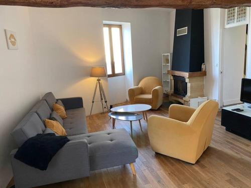 B&B Fontenay-le-Comte - Grande maison conviviale - Bed and Breakfast Fontenay-le-Comte