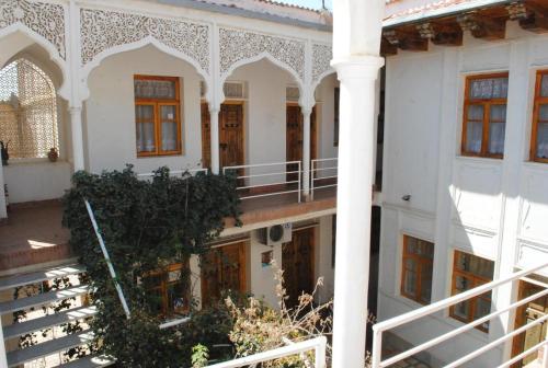 Emir – Bukhara, LA