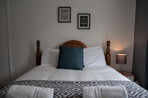 Cottenham - City Centre with Free Private Parking 2 toilets 4 Bedroom Sleeps 8, Newcastle upon Tyne (photo 4)