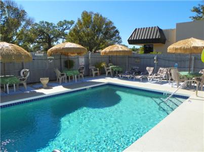 สระว่ายน้ำ, Island Breeze Inn - Venice in เวนิส (FL)