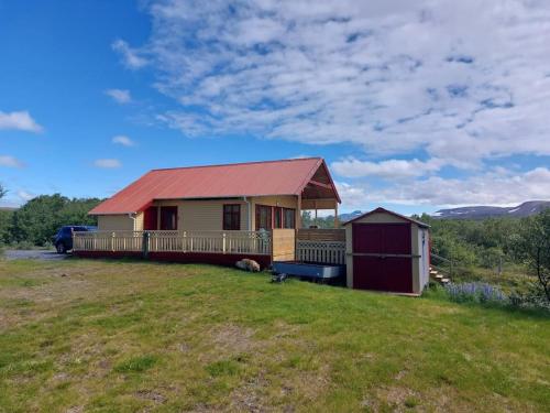 . Cosy cabin near Hraunfossar