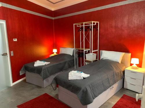 B&B Wittenberge - Exklusive Stadtwohnung am Elbradweg: Best-Preis-FEWO Rathausblick 1 für max. 3 Pers. inkl. WLAN, Prime Video & Self Check-In - Bed and Breakfast Wittenberge