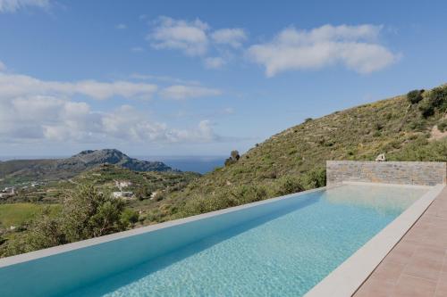  Villa Sunrise, a peaceful and secluded paradise! in Myrthios