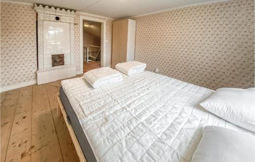 5 Bedroom Gorgeous Home In Broaryd in Atteras