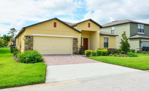 Make memories with your family and friends in this beautiful home 1014 in Loughman, USA