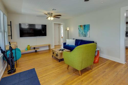 Vibrant Fayetteville Home - Walk Downtown! in Fayetteville, USA