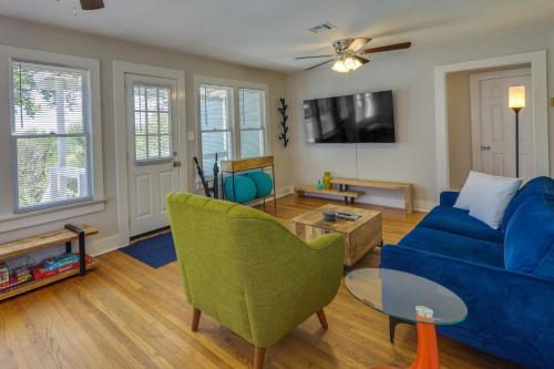 Vibrant Fayetteville Home - Walk Downtown!