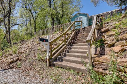 Vibrant Fayetteville Home - Walk Downtown!