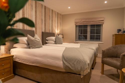 2 twin beds