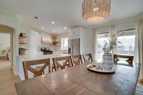Family Home with Fire Pit and BBQ about 3 Mi to Lake Havasu - image 14