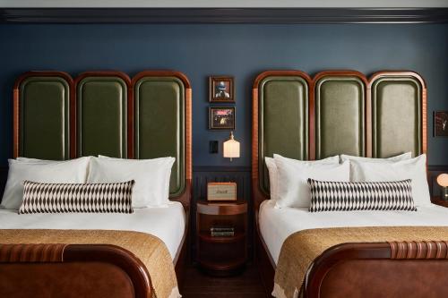 2 queen beds