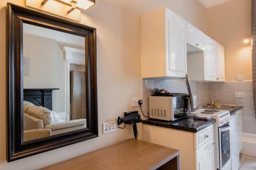 Embassy Apartments - image 10