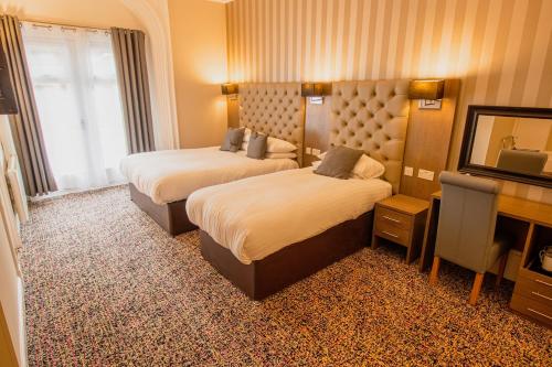 Ambassador Hotel - image 11