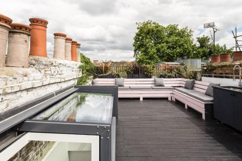 Picture of Stunning Townhouse With Large Roof Terrace