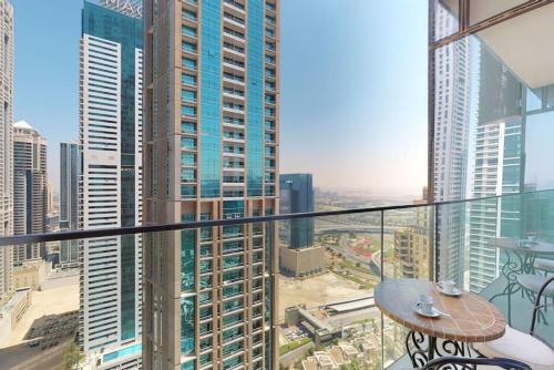 Vacationer Holiday Homes l Chic 1 Bed l Perched on 30th Floor l Marina Views, Dubaj (fotografie 6)