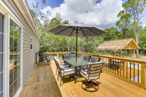 Charming Perry Home about 2 Mi to the Gulf! in 黑山 (FL)