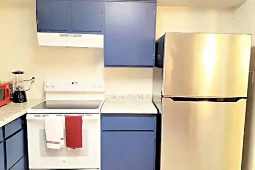 ห้องครัว, Amazing and Cool 2-Bedroom Unit in Central Tucson near โรงละครแกสไลท์