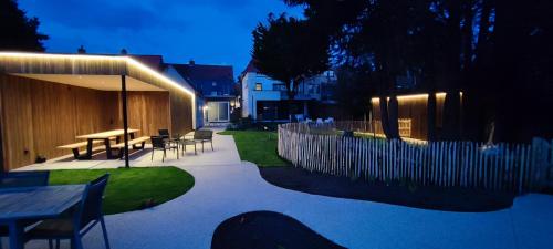 tuin, B&B Charles Cabour in De Panne