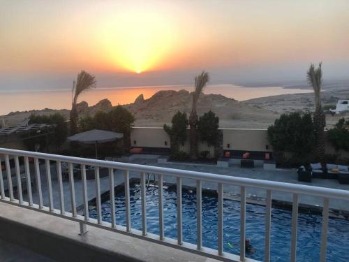 Taj Villa 1 deadsea - Entire Villa with sea view in 소야이마