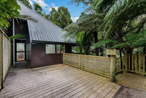المنظر الخارجي, A 1BR slice of Titirangi Heaven - WiFi - Netflix in Titirangi