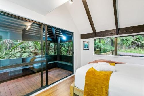 منظر, A 1BR slice of Titirangi Heaven - WiFi - Netflix in Titirangi