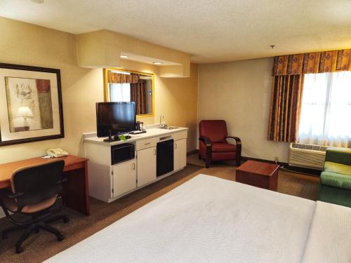 La Quinta by Wyndham Appleton College Avenue - image 12