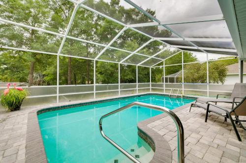 Sunny Florida Home with Pool Near Rainbow Springs!