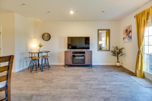 Charming Townhome Less Than 1 Mi to Zoo and Luray Caverns! in Luray, USA