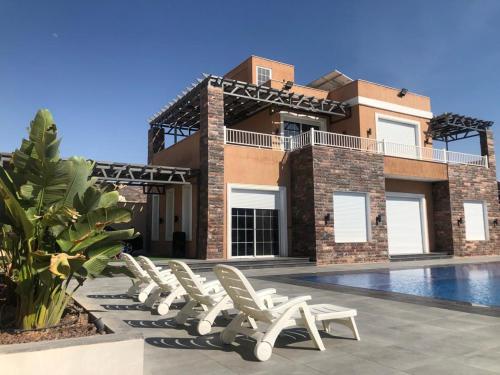 Taj Villa 1 deadsea - Entire Villa with sea view in 소야이마