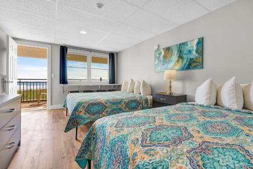Oceanfront Queen Room with two Queen Beds - Kitchenette