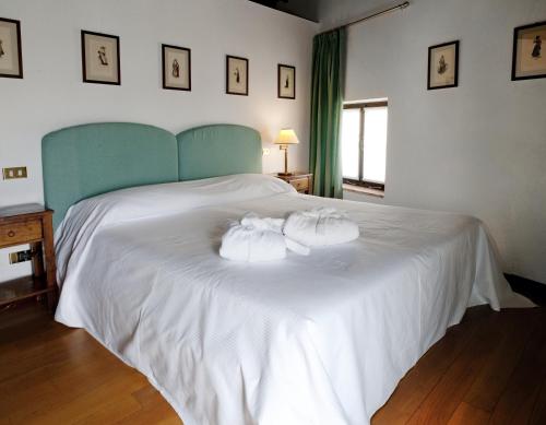 2 twin beds