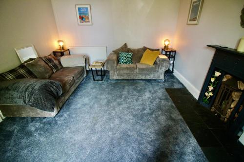 Llanfair Hall, Dog Friendly, Cinema, Games Room, Hot Tub