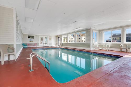 สระว่ายน้ำ, Abellona Inn & Suites in โอลด์ออร์ชาร์ดบีช (เมน)