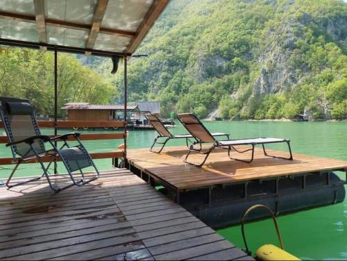 Floating apartments in Srebrenica