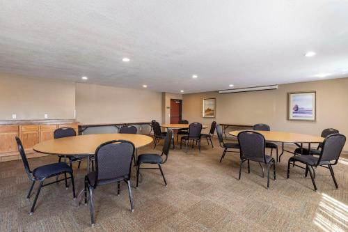 Sleep Inn & Suites Pleasant Hill - Des Moines - image 9